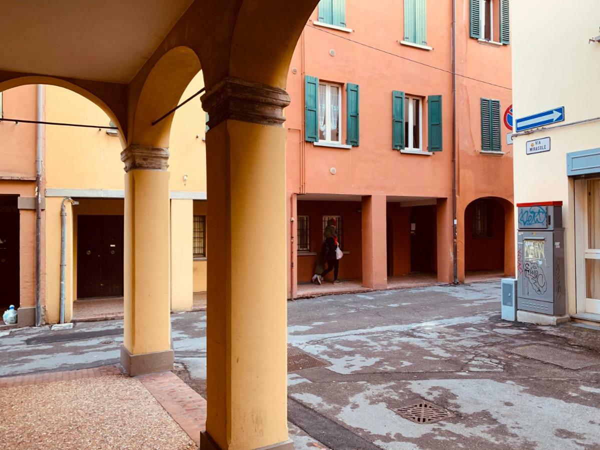 Whouse Suite Apartment Mirasole Bologna Luaran gambar
