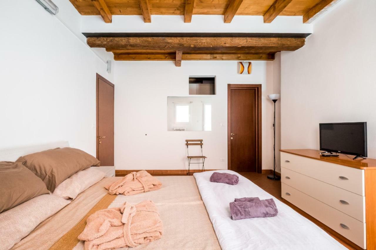 Whouse Suite Apartment Mirasole Bologna Luaran gambar